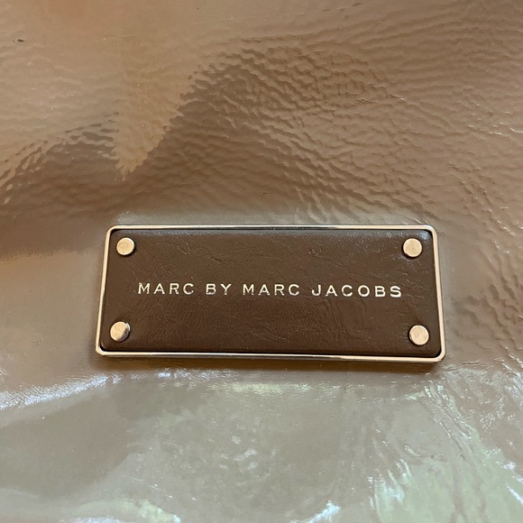 Marc by Mark Jacobs taupe shoulder bag - Picture 2 of 6
